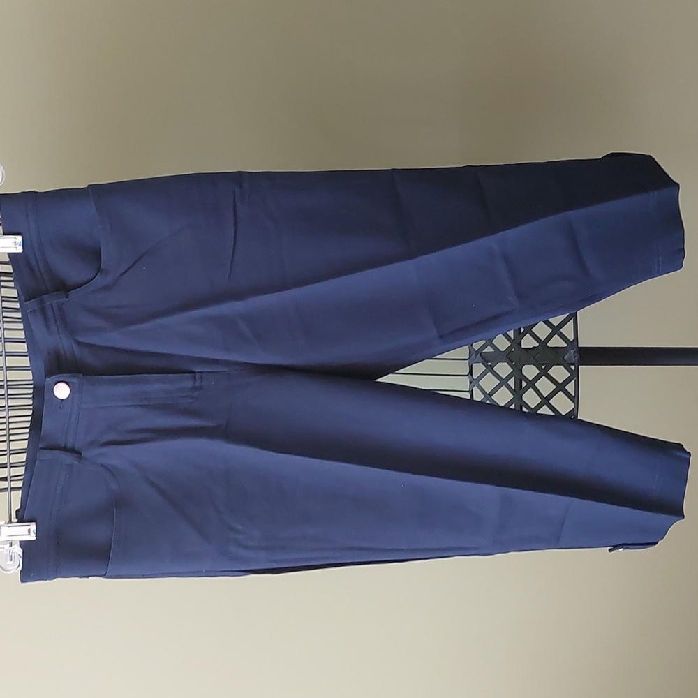 "Mode de Vie" Capri pants, size 12. Navy color